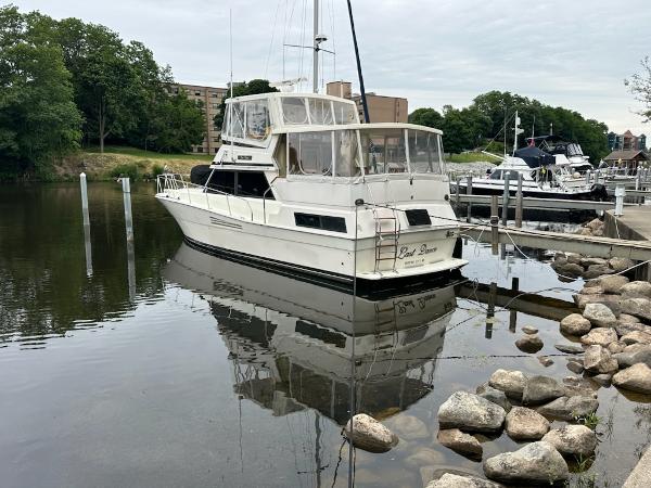 1989 Viking Boats 44 Motor Yacht
