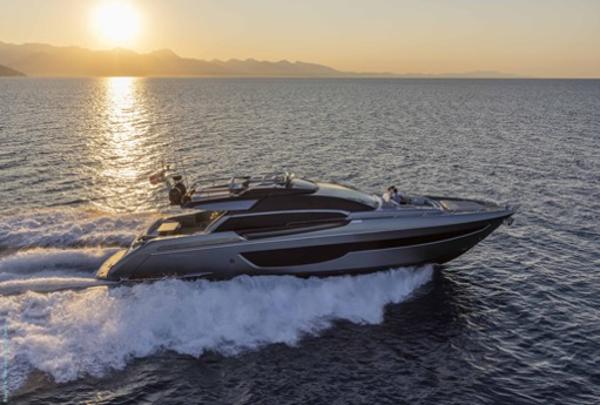 2022 Riva 76' Perseo Super