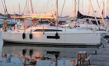 2022 Beneteau Oceanis 30i centerboard