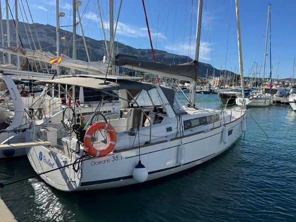 2019 Beneteau Oceanis 38.1