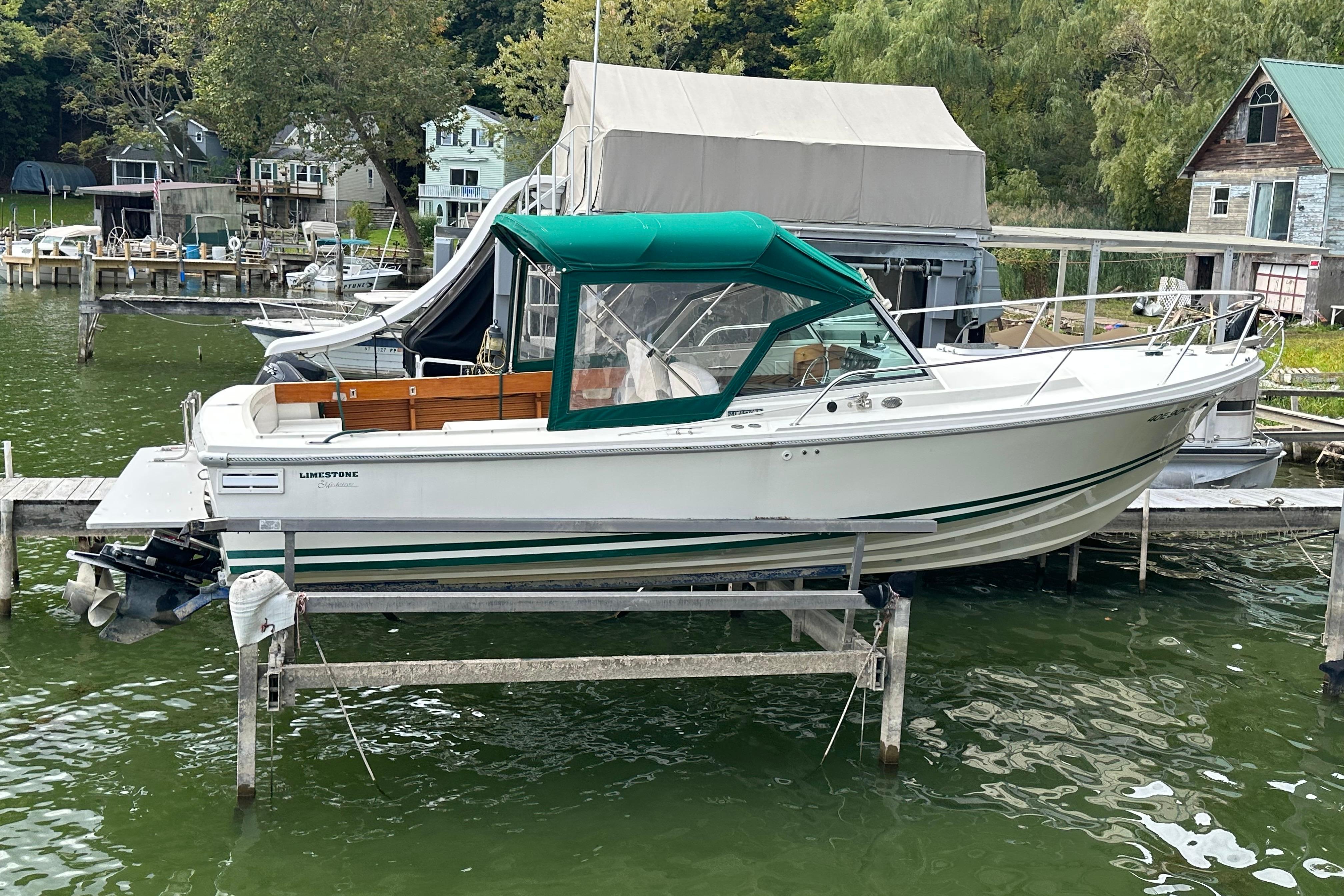 1997 Limestone 24 Cuddy