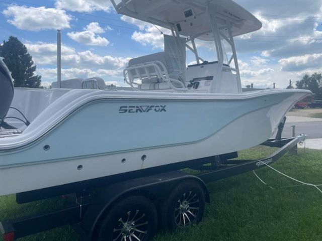2023 Sea Fox 248 Commander
