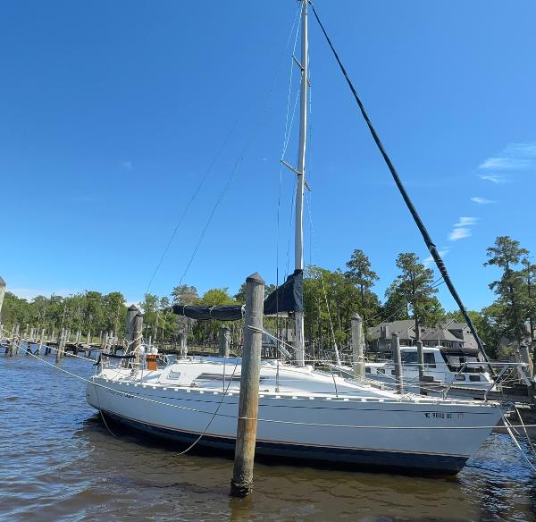 1985 Beneteau First 325