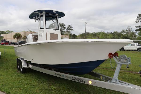 Tidewater 2500 Carolina Bay 2024 Tidewater 2500 Carolina Bay boat on trailer, parked on grass.