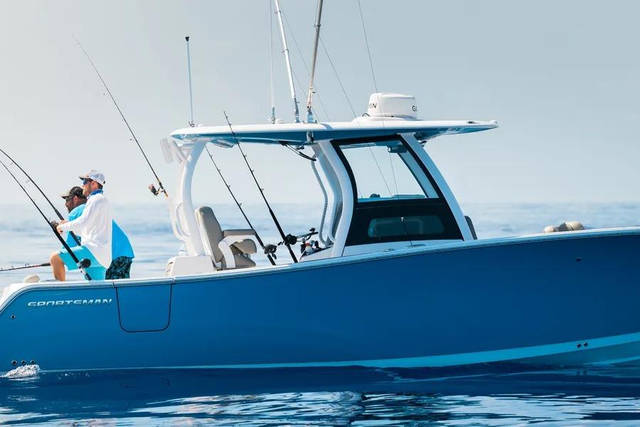 2026 Sportsman Open 302 Center Console
