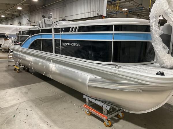 2025 Bennington 22SXSR