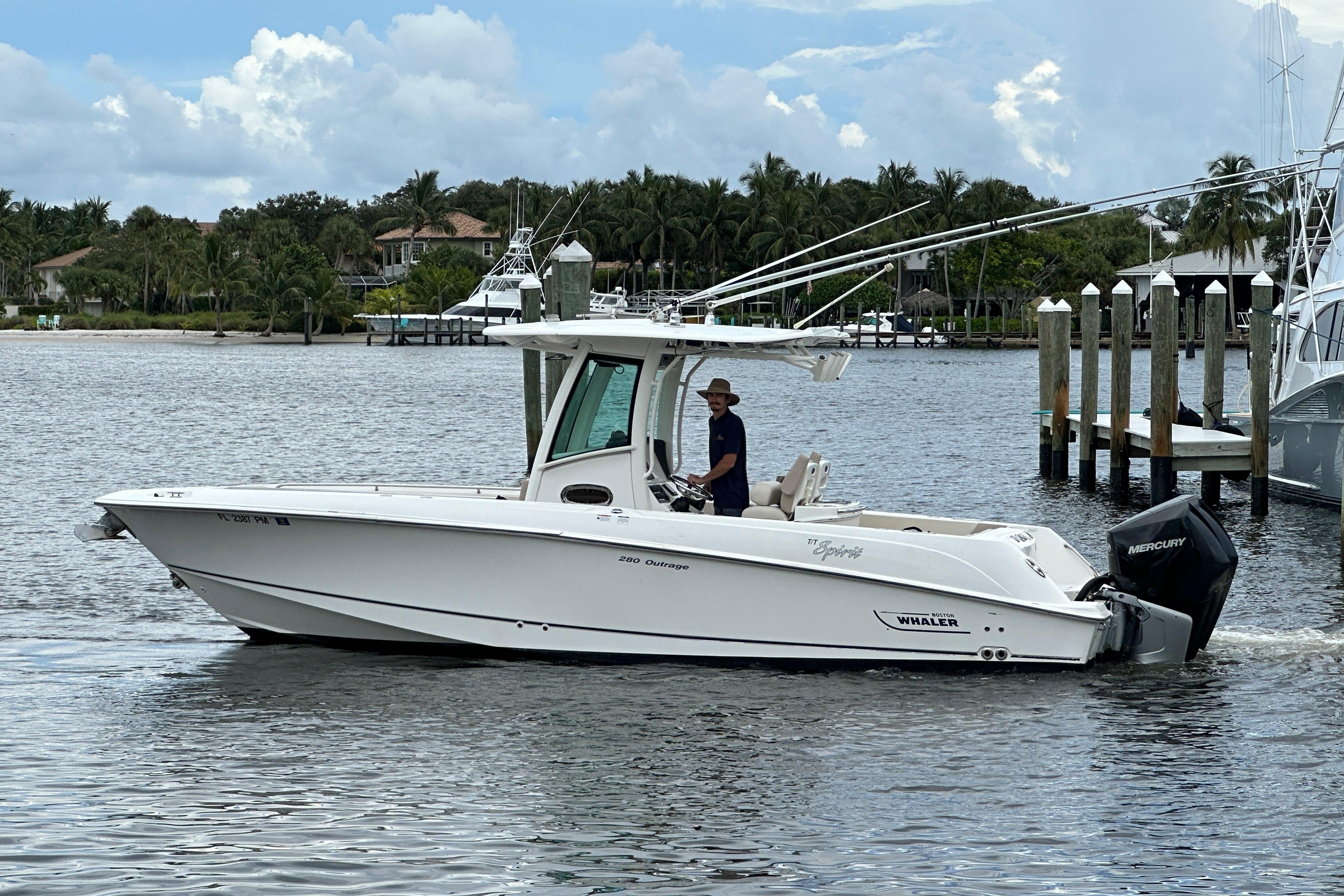 2013 Boston Whaler 280 Outrage
