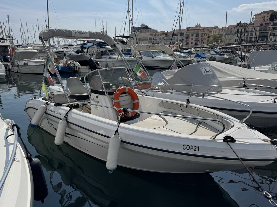 2014 Ranieri Voyager 19 s
