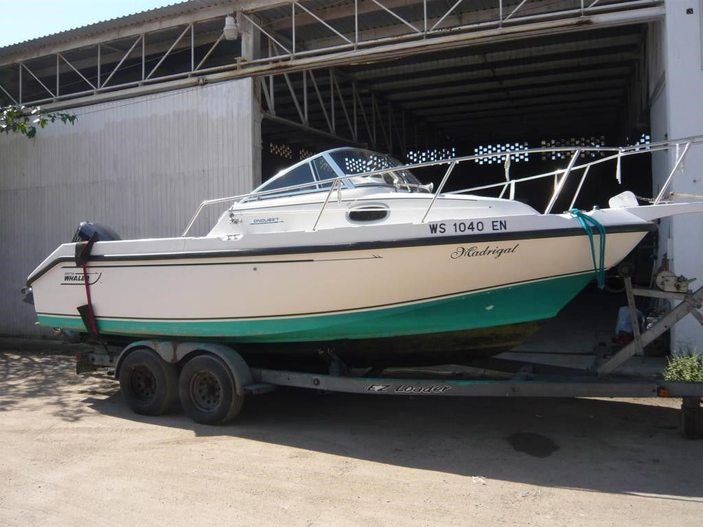 1998 Boston Whaler 23 Conquest
