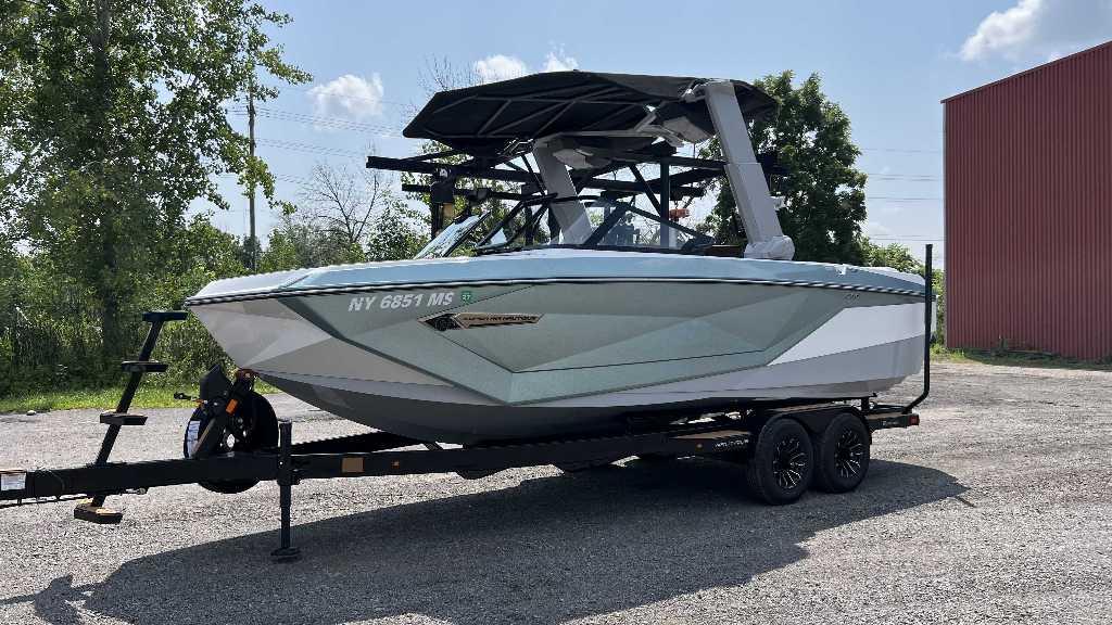 Nautique G23
