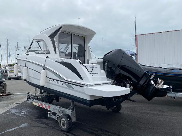 2022 Beneteau Antares 7 OB