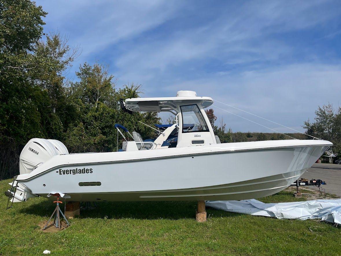 2024 Everglades 285 Center Console