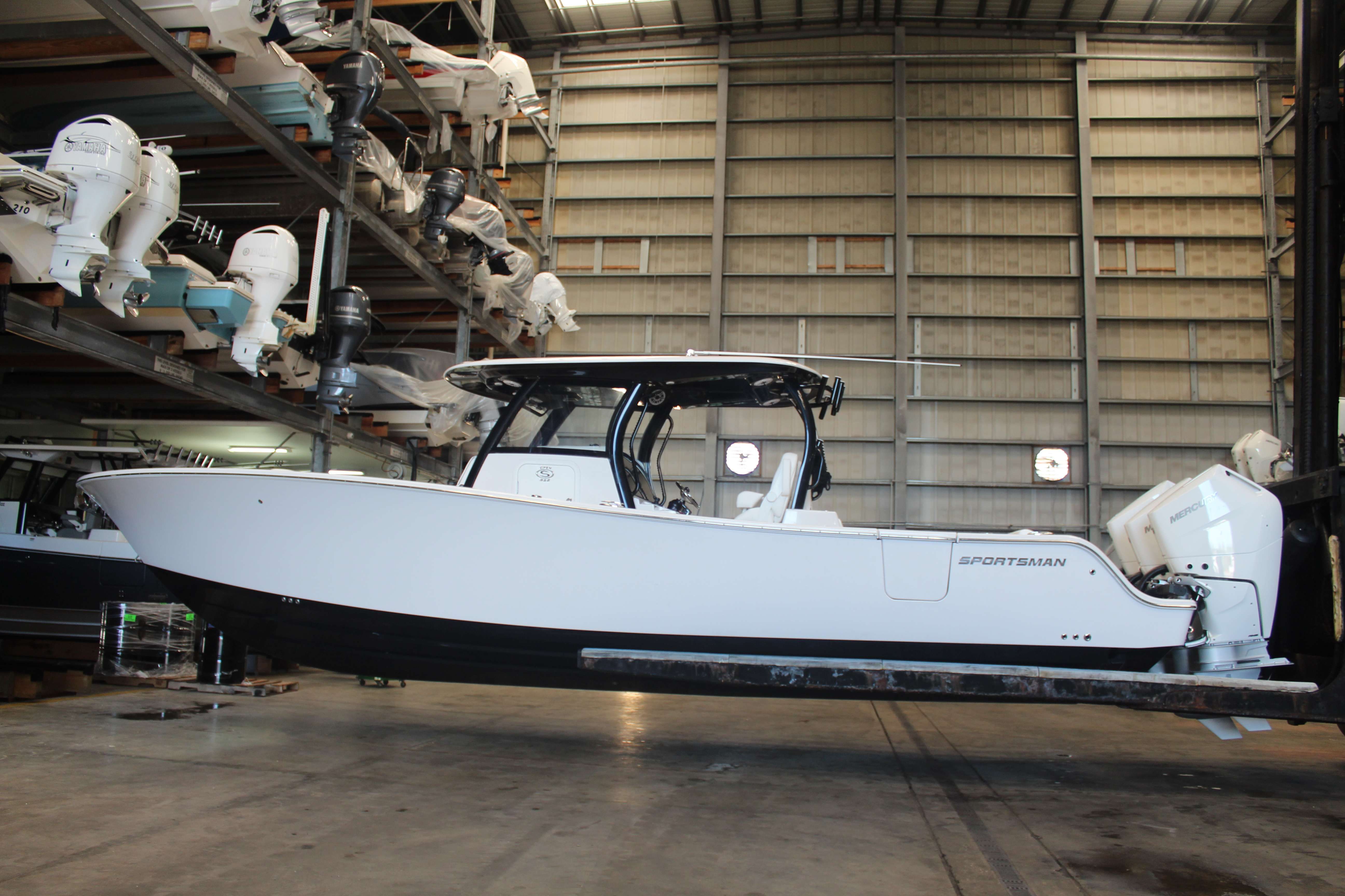 2026 Sportsman Open 352 Center Console