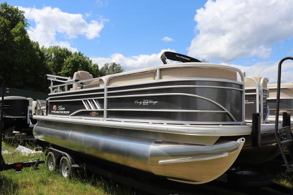 2023 Sun Tracker Party Barge 20 DLX