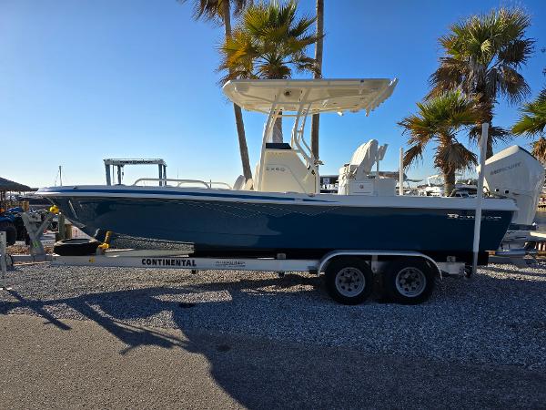 2025 Ranger 2360 Bay