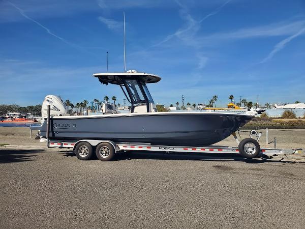 2023 Robalo 266 Cayman