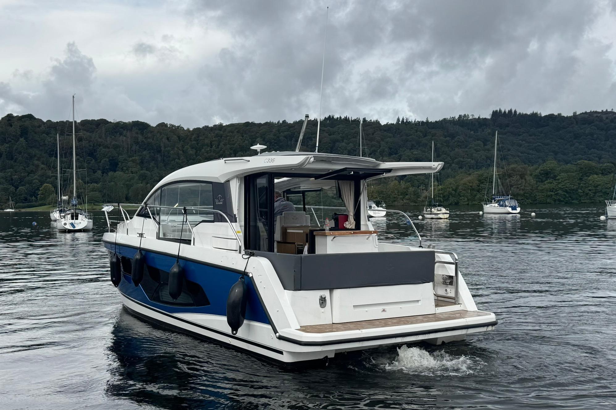 2023 Sealine C335