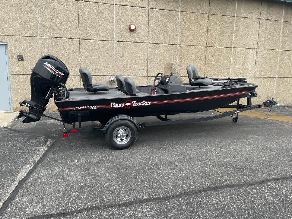 2025 Tracker Bass Tracker Classic XL