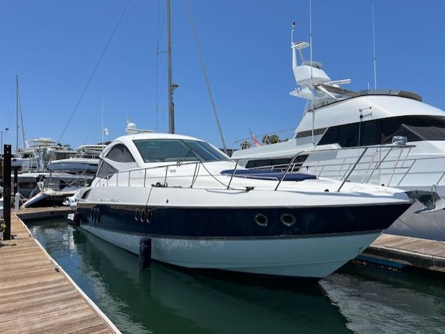 2009 Cruisers Yachts 520 Sports Coupe