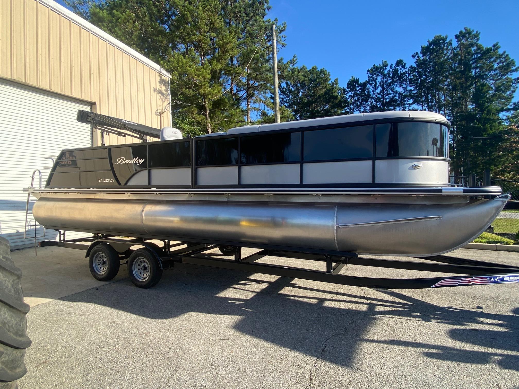 2024 Bentley Pontoons Legacy 240 Swingback, Macon Georgia - boats.com