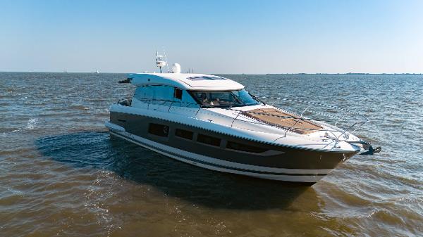 2011 Prestige 500S #13