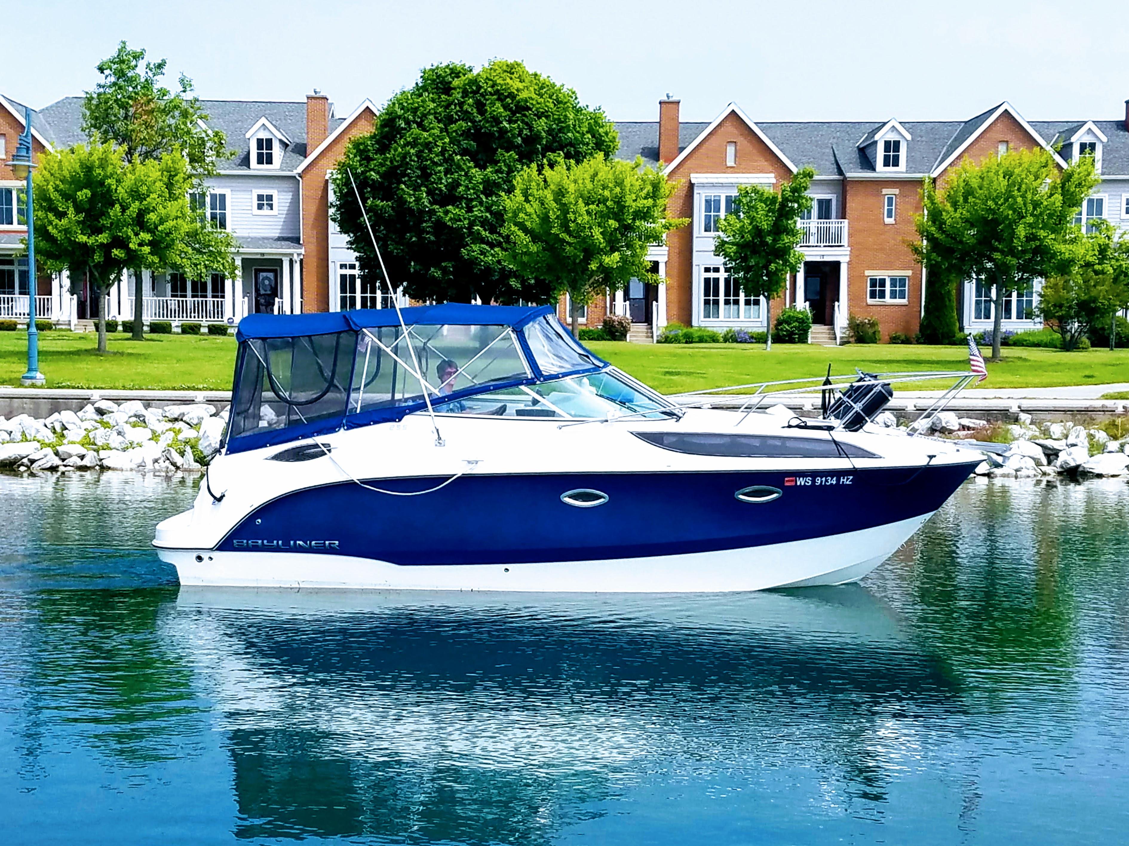 2011 Bayliner 255