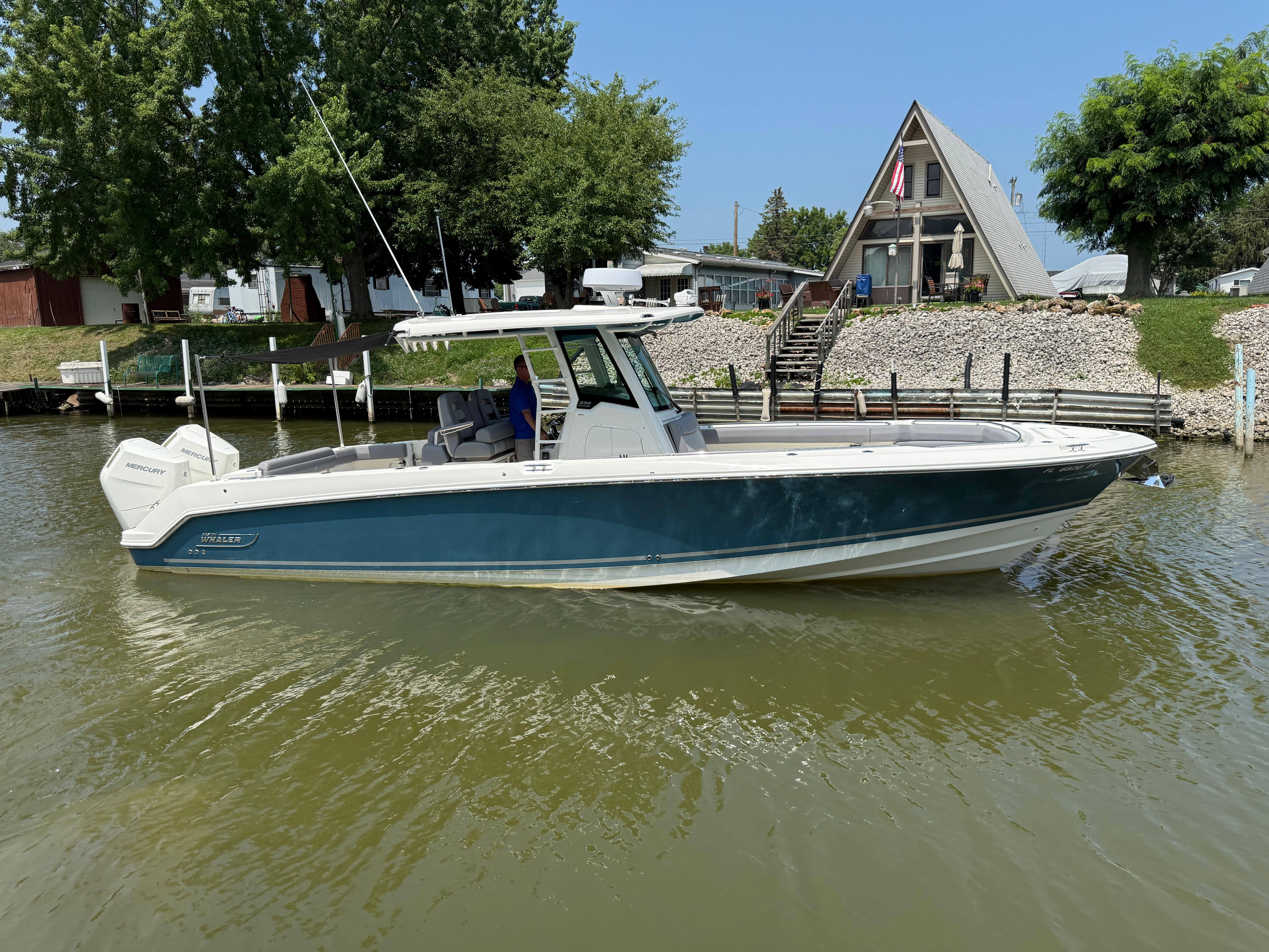 2024 Boston Whaler 330 Outrage