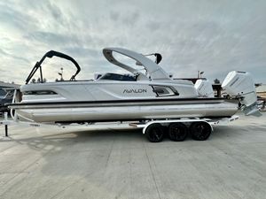 Avalon Excalibur CARBON SERIES Quad lounge Windshield w/ Twin 400HP & JOYSTICK CONTROLS!