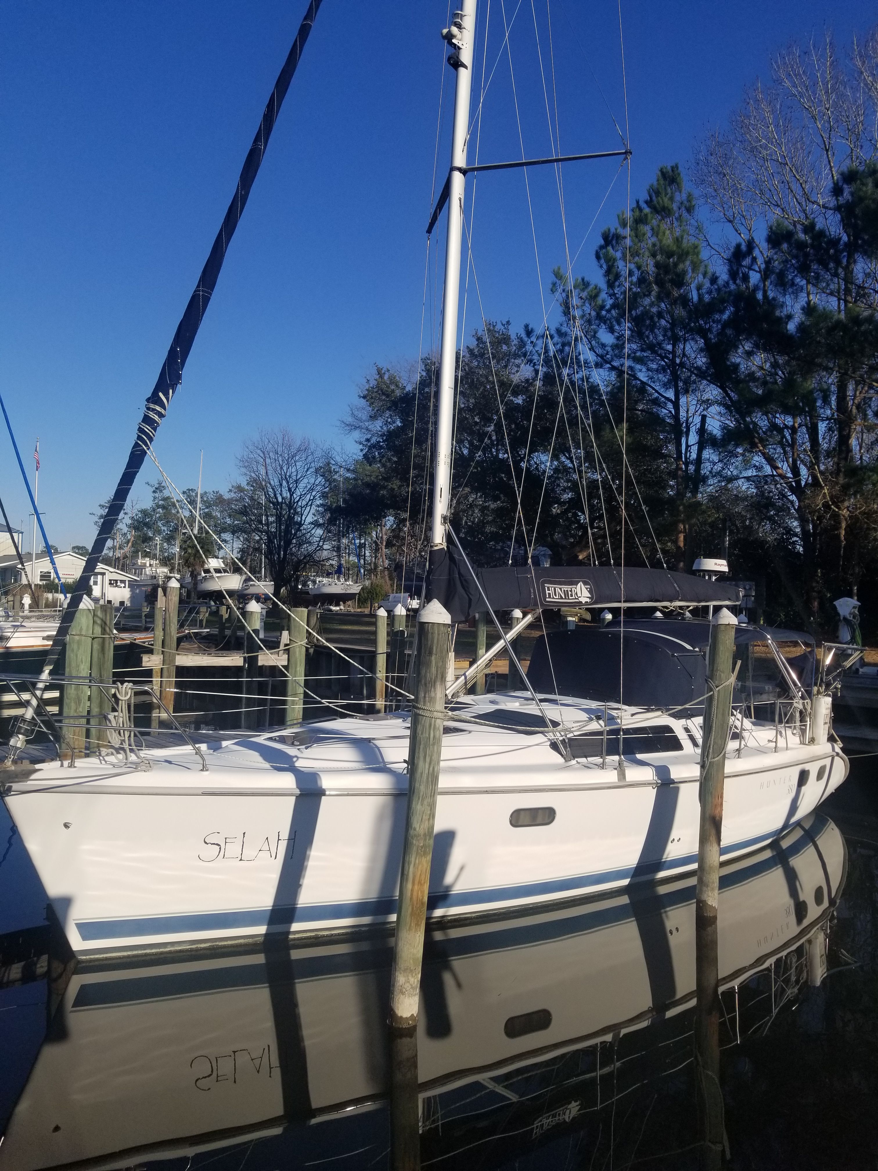 2000 Hunter 380