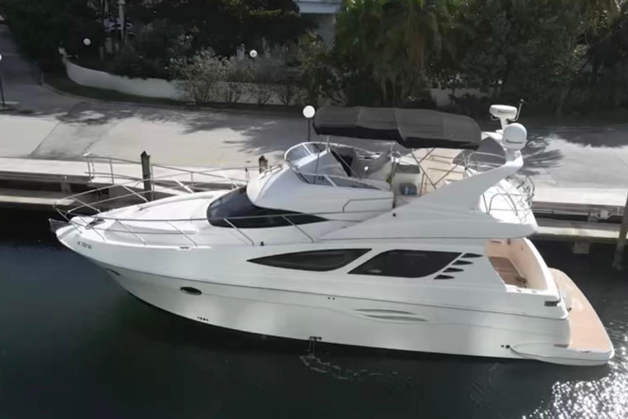 2005 Silverton 43 Sport Bridge