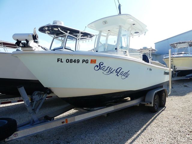 Everglades 210 Center Console