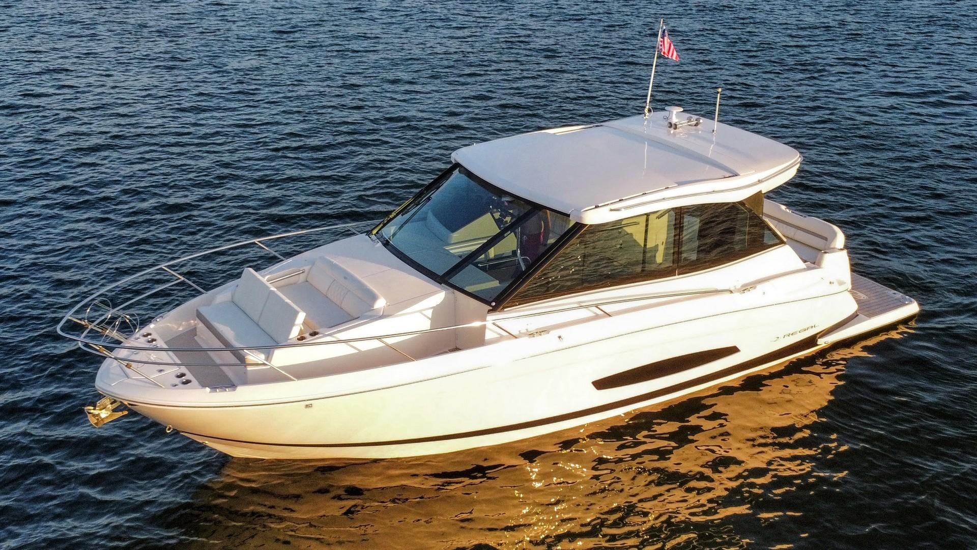 2021 Regal 36 Grande Coupe