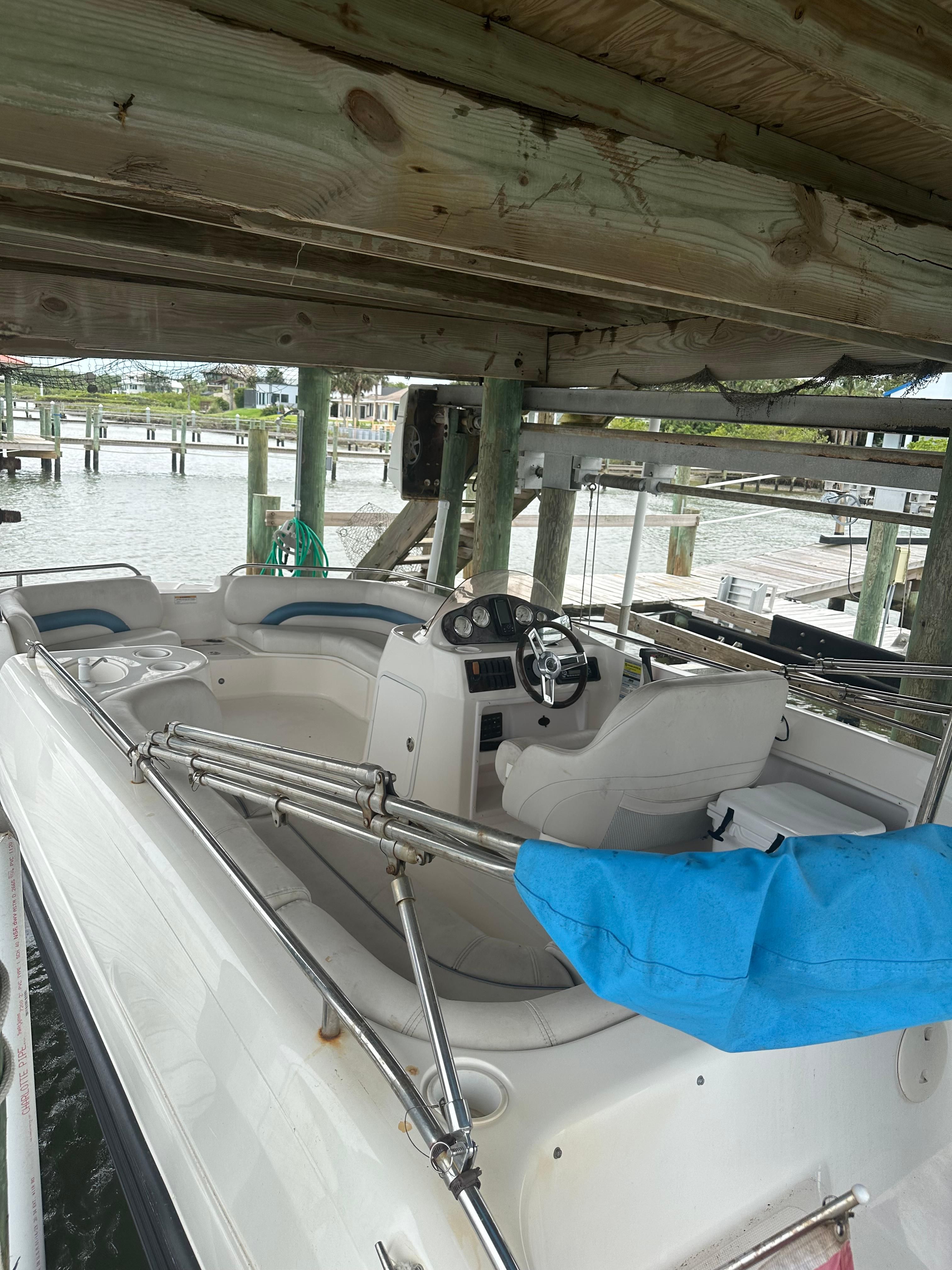2008 Hurricane FunDeck 196 REF