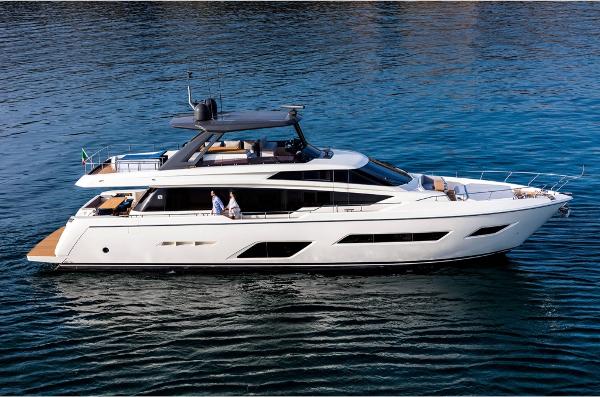 2025 Ferretti Yachts 780