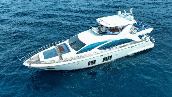 Azimut 84 Flybridge 2017 Azimut 84 Flybridge yacht cruising on open blue sea.