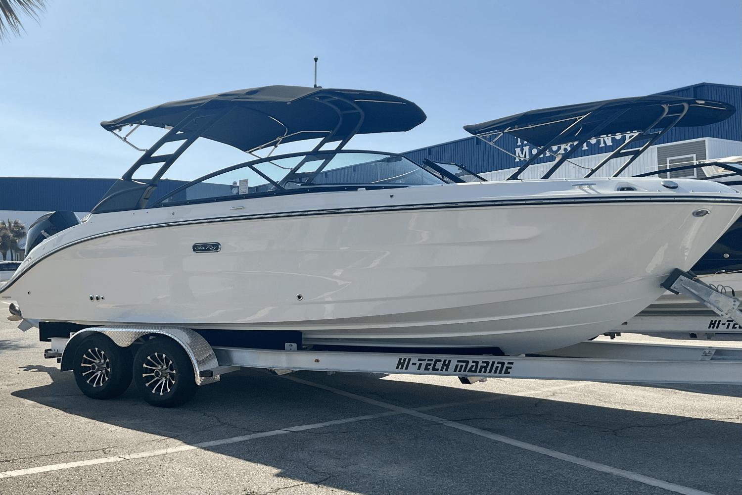 2025 Sea Ray SDX 250 Outboard