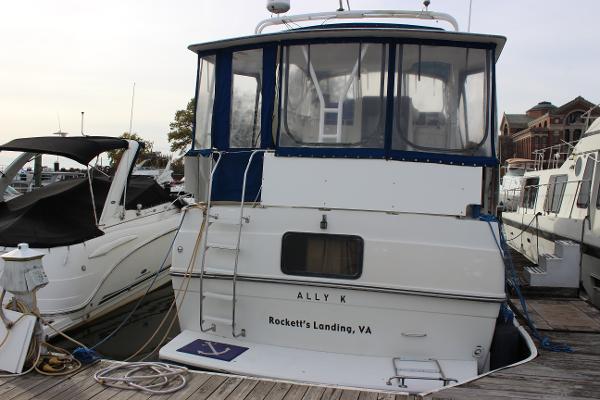 1996 Carver 36 Motor Yacht