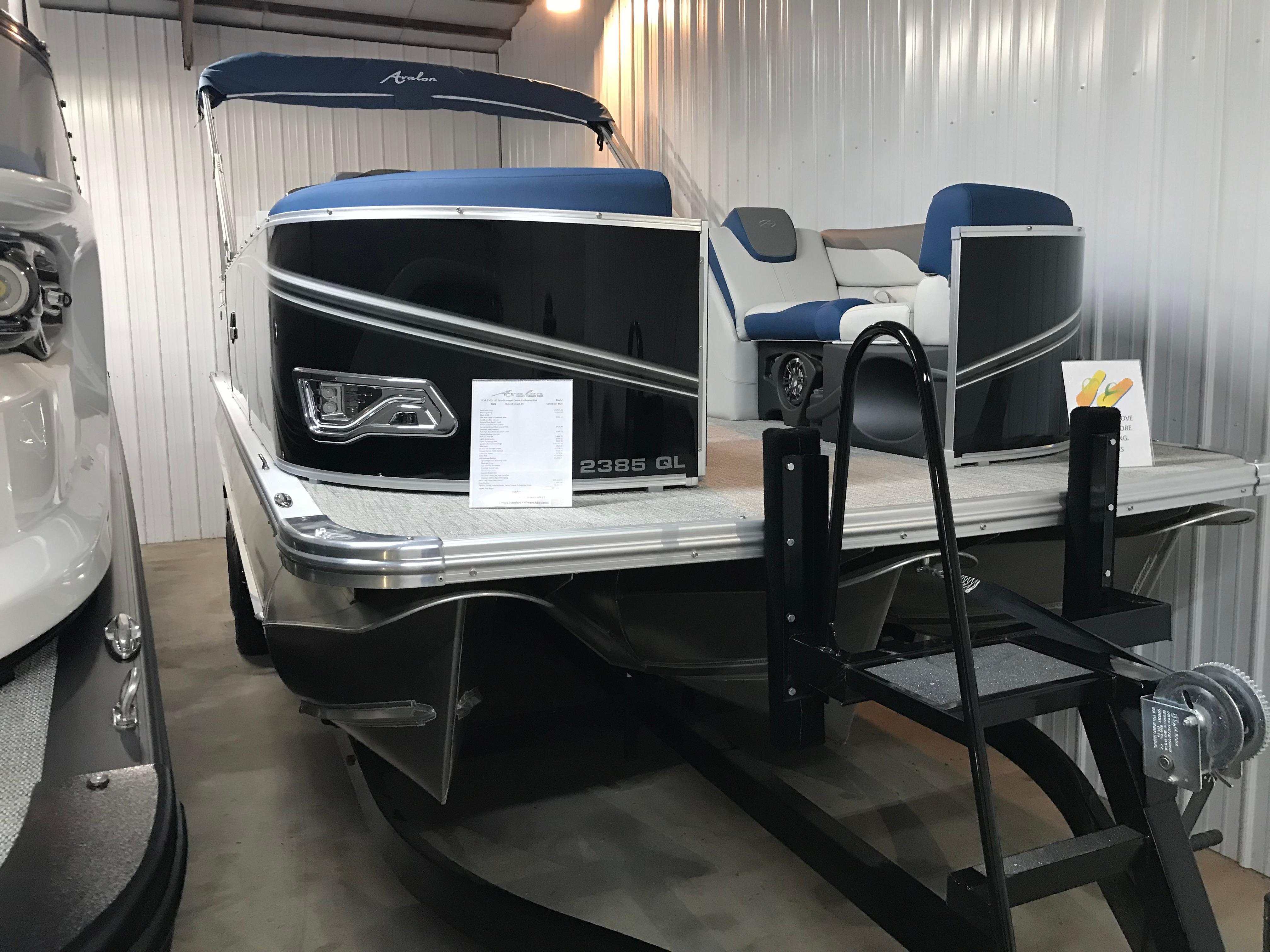 2025 Avalon LSZ Quad Lounger
