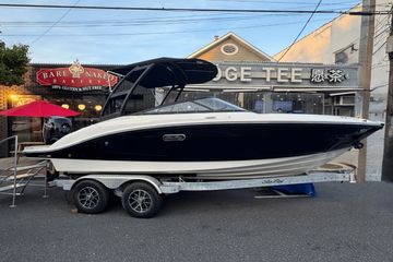 2025 Sea Ray SPX 190 Outboard
