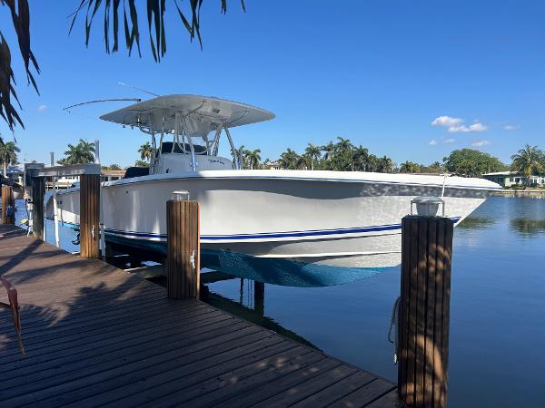 2002 Venture 34 Center Console