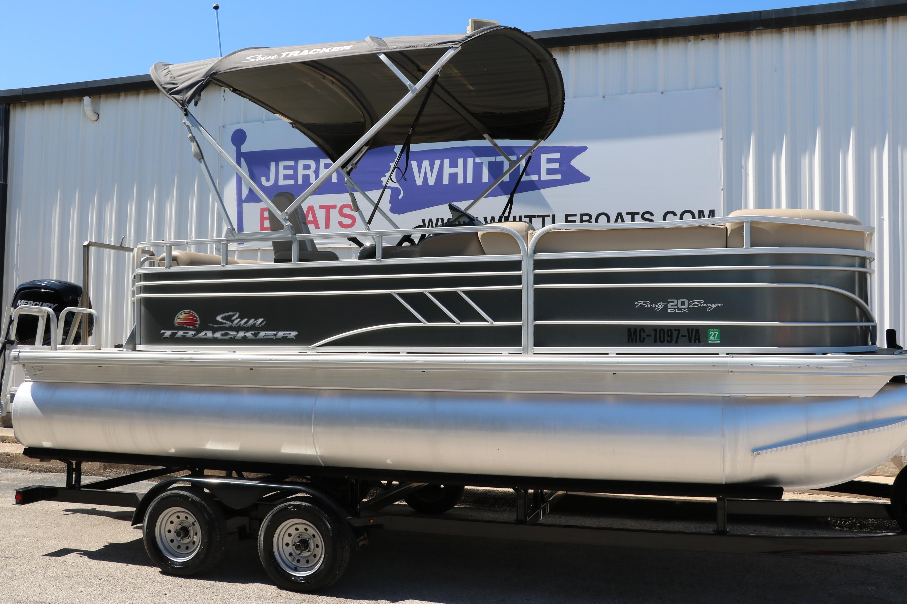 2021 Sun Tracker Party Barge 20 DLX