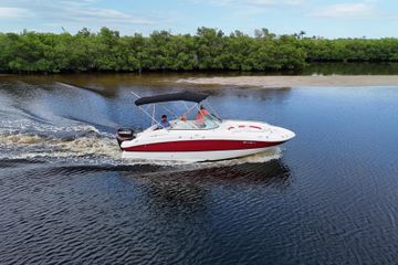 2015 Hurricane SunDeck 2200 OB