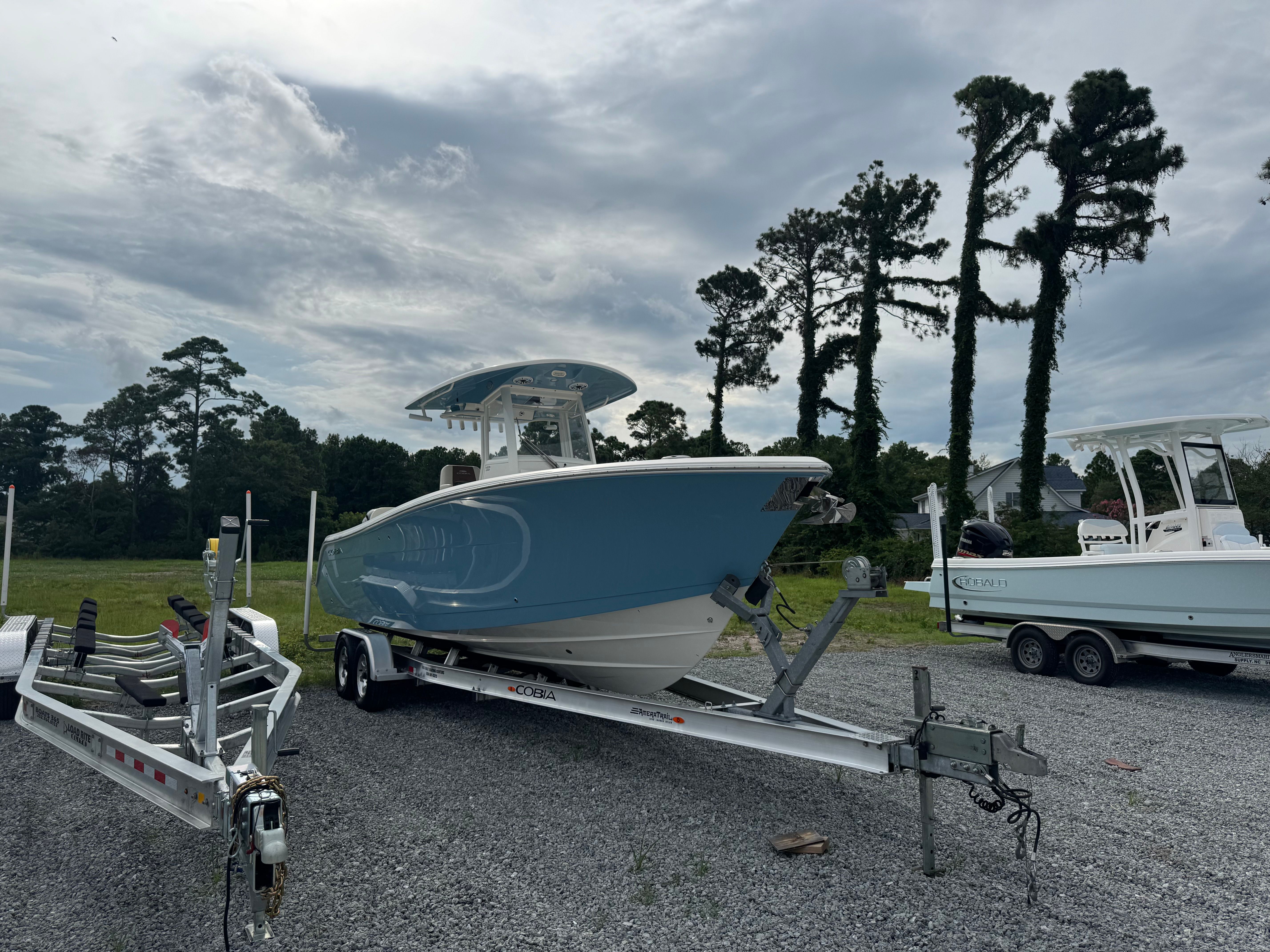 2020 Cobia 280 Center Console