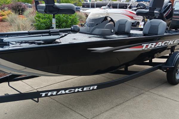 2025 Tracker Pro 170