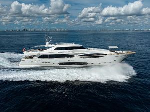 Custom Line Custom Line 124 Custom Ferretti 124 Argento - Profile
