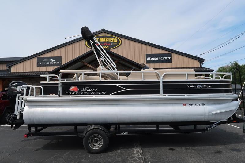 2016 Sun Tracker Fishin' Barge 20 DLX