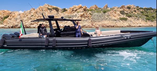 Novamarine Black Shiver 120 FB Novamarine Black Shiver 120 FB, 2022 model, cruising in clear blue waters near rocky coastline.