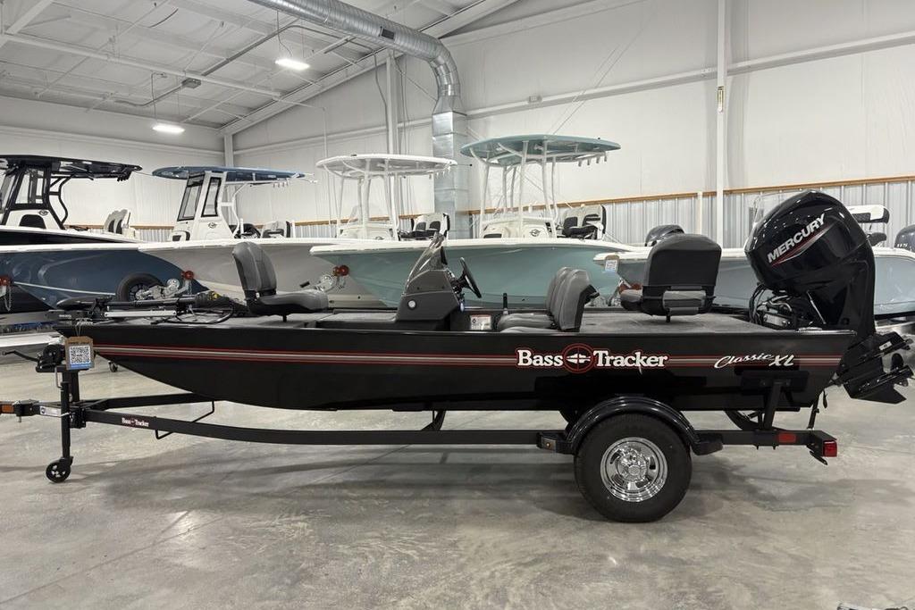 2025 Tracker Bass Tracker Classic XL