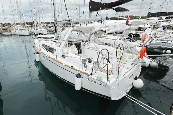 2018 Beneteau 35.1