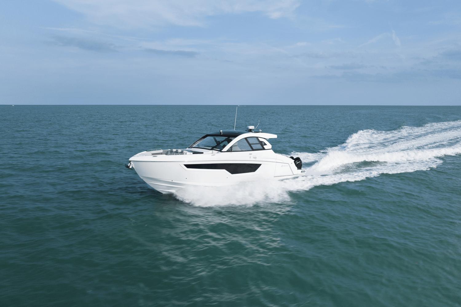 2026 Cruisers Yachts 50GLS OB